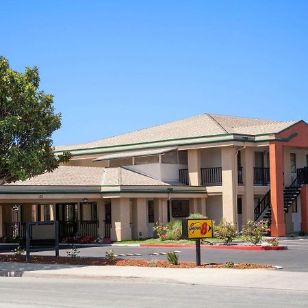 Super 8 By Wyndham Salinas Motel Eksteriør bilde