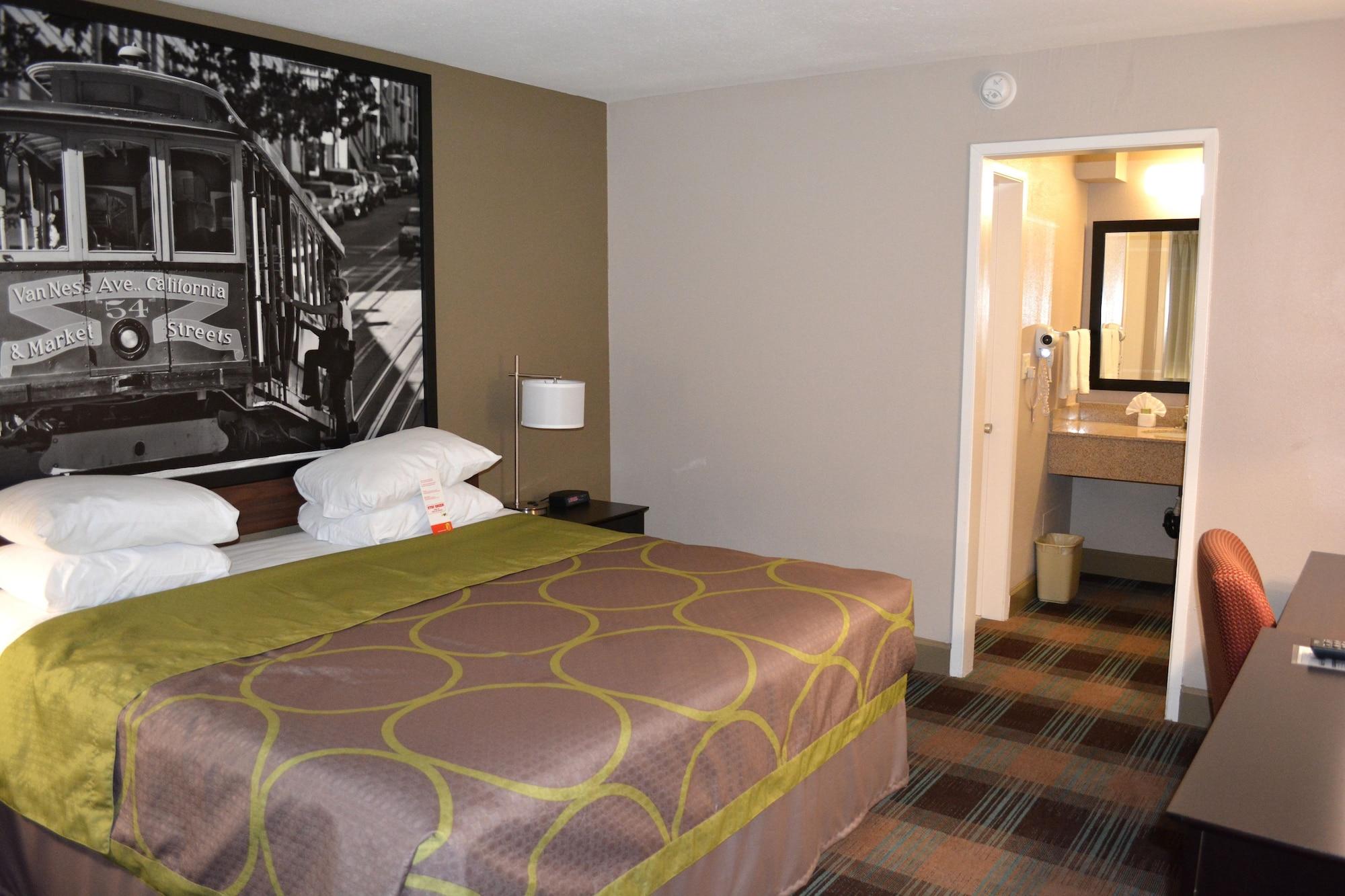 Super 8 By Wyndham Salinas Motel Eksteriør bilde
